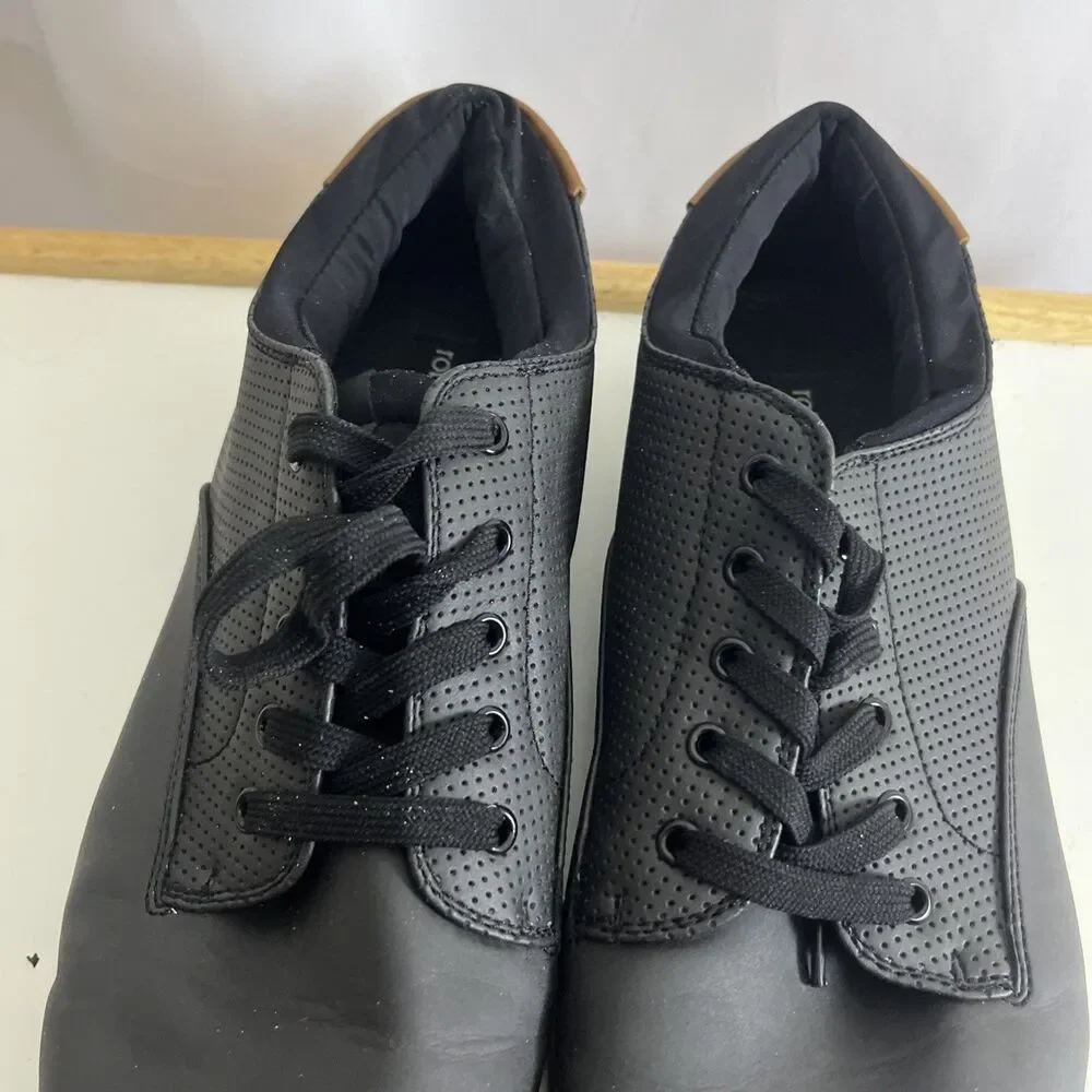 Robert David Black Low Top Casual Men’s Snikers Size 13 M Comfortable Matrix